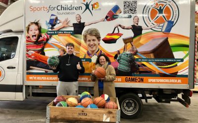 Oude basketballen krijgen een nieuw bestemming.